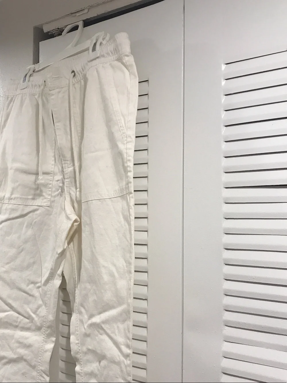 100% Pure Men's Off-White Cargo Pants with Drawstring Waist